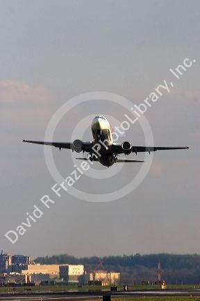 Boeing 737 airliner at take off from Washington Reagan airport.