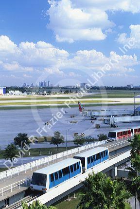 A shuttle passes in front of the Tampa Airport in Florida.