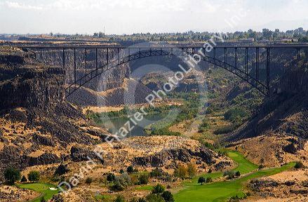 The Perrine Bridge spanning the Snake River Canyon at Twin Falls, Idaho, USA.