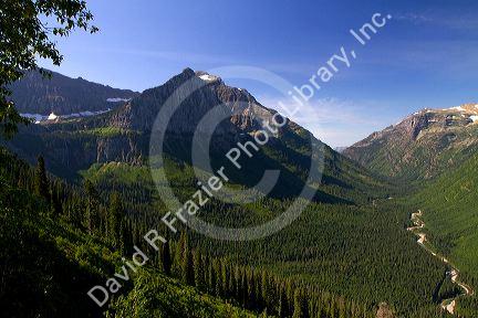 Scenic view along the Going-to-the-Sun Road in Glacier National Park, Montana, USA.