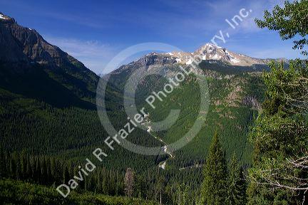 Scenic view along the Going-to-the-Sun Road in Glacier National Park, Montana, USA.