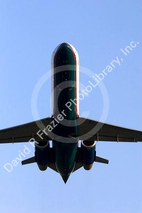 Airliner at take off from Washington Reagan airport.