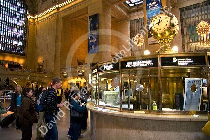 Information counter in Grand Central Terminal, Midtown Manhattan, New York City, New York, USA.