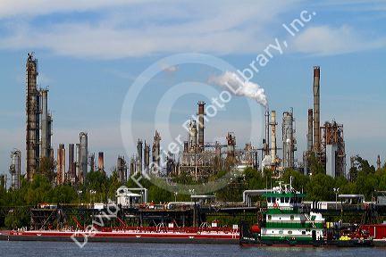 Oil refinery on the Mississippi River near New Orleans, Louisiana, USA.