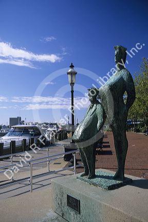 A bronze statue called The Tourists in Norfolk, Virginia.