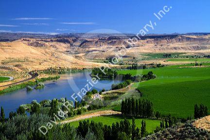 Farmland along the Snake River at Glenns Ferry, Idaho, USA.