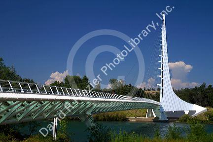 The Sundail Bridge at Turtle Bay spanning the Sacramento River in Redding, California, USA.