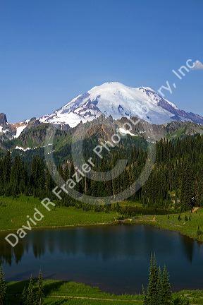 Tipsoo Lake and Mount Rainier at Mount Rainier National Park, Washington, USA.
