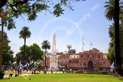 Statue at the Plaza de Mayo and Casa Rosadas in Buenos Aires, Argentina.
